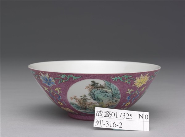 洋彩洋紅地開光四季山水碗