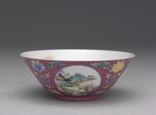 洋彩洋紅地開光四季山水碗