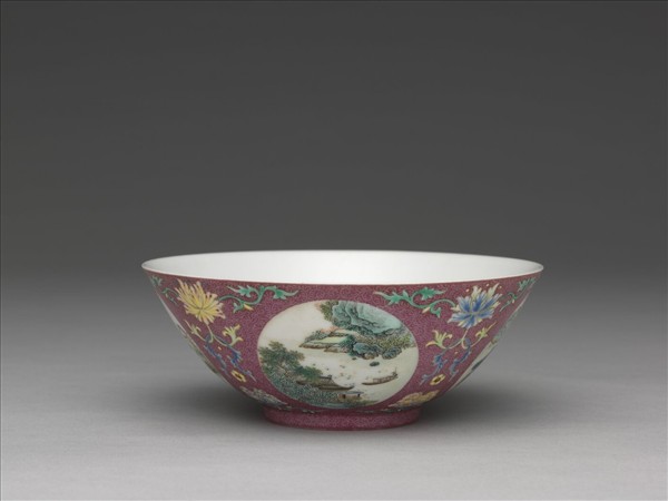 洋彩洋紅地開光四季山水碗