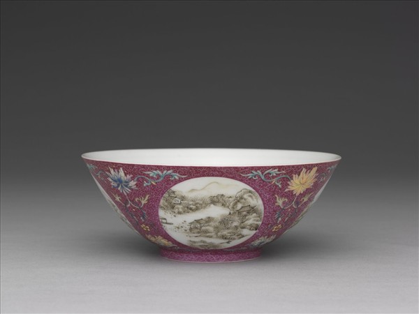 琺瑯彩紅錦地開光四季山水圖碗