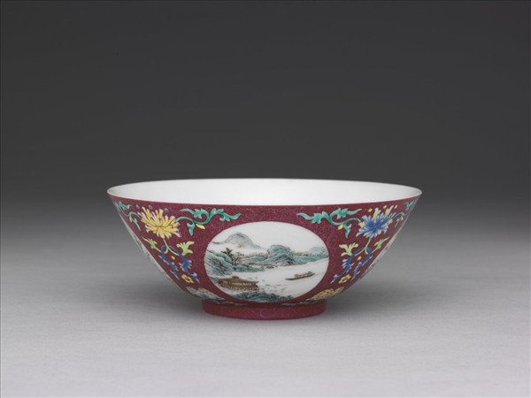 彩洋紅地開光四季山水碗