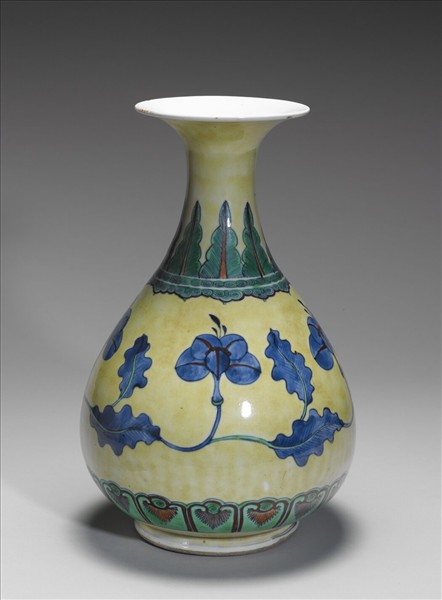鬥彩花卉紋瓶