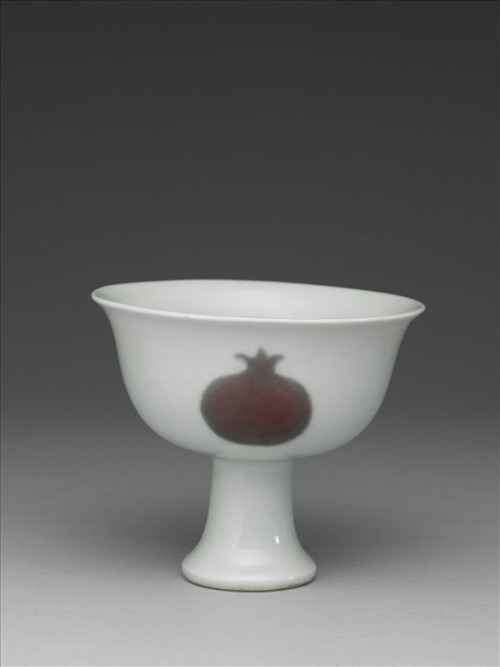 釉裡紅三果紋高足杯