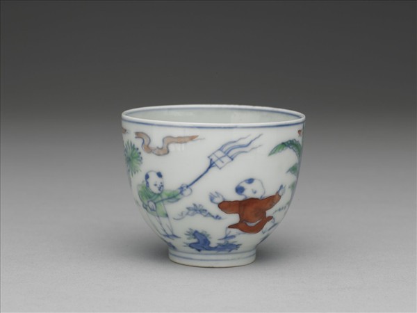 明 嘉靖 鬥彩嬰戲圖杯