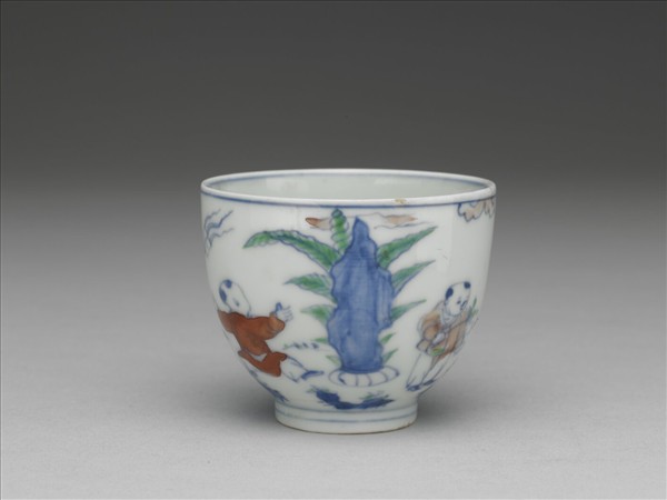 明 嘉靖 鬥彩嬰戲圖杯