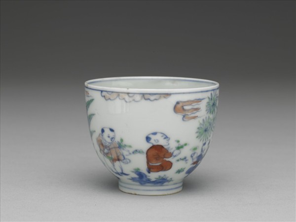 明 嘉靖 鬥彩嬰戲圖杯