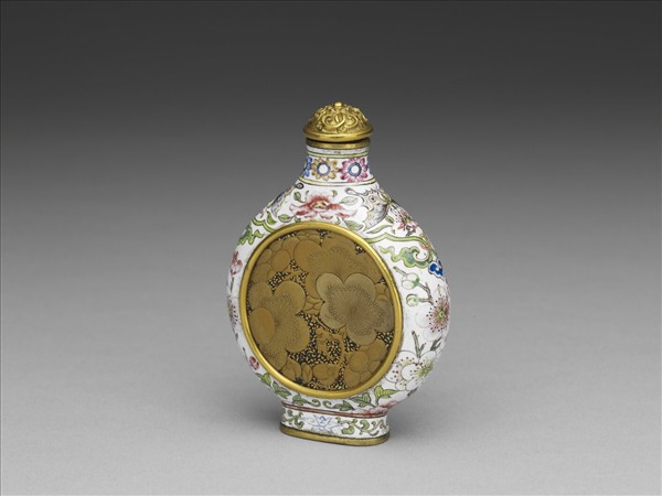 銅胎畫琺瑯嵌蒔繪漆片花卉紋鼻煙壺