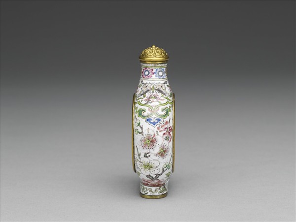 銅胎畫琺瑯嵌蒔繪漆片花卉紋鼻煙壺