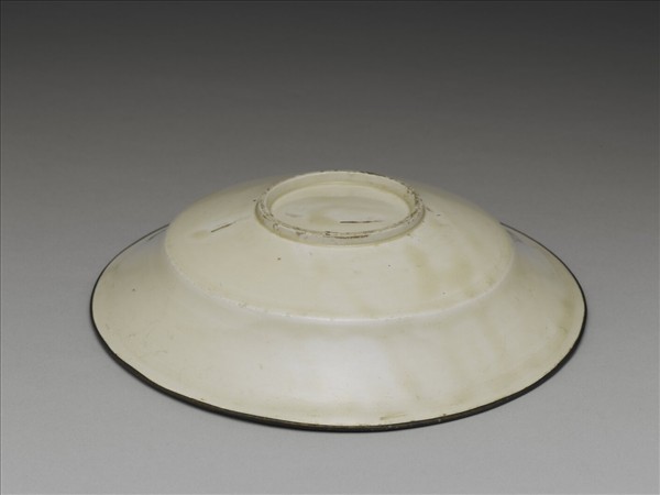 定窯 白瓷劃花雙鳧紋盤