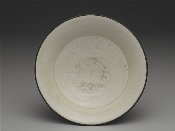 定窯 白瓷劃花雙鳧紋盤