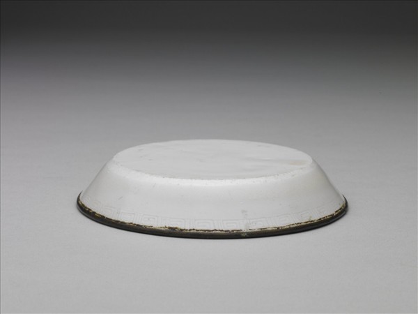 定窯 白瓷劃花夔龍紋碟