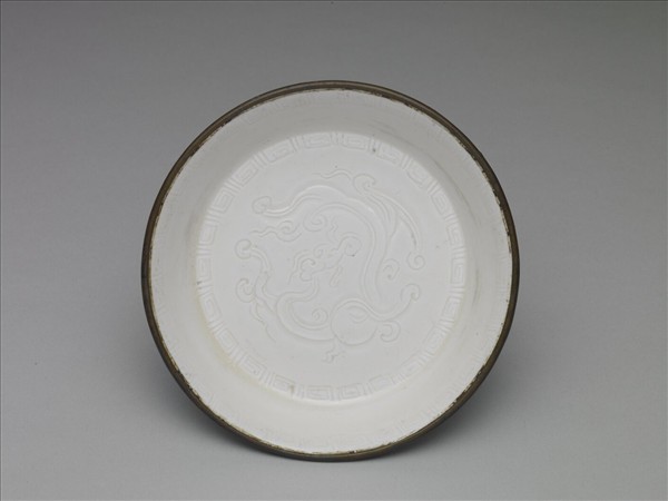 定窯 白瓷劃花夔龍紋碟