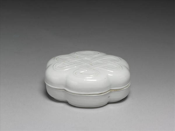 白瓷盤長紋花式盒