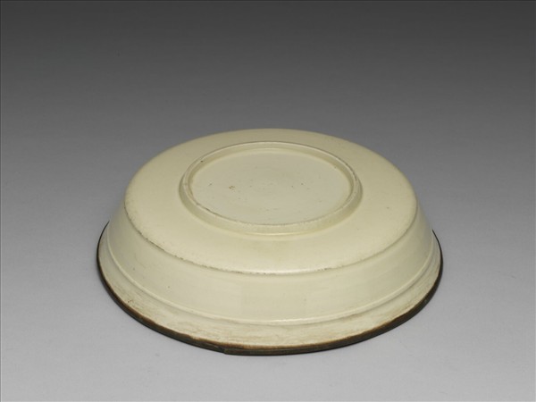 白瓷劃花蓮花紋洗