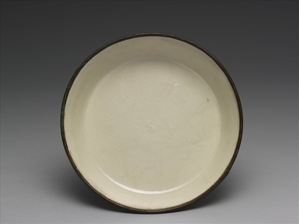 白瓷劃花蓮花紋洗