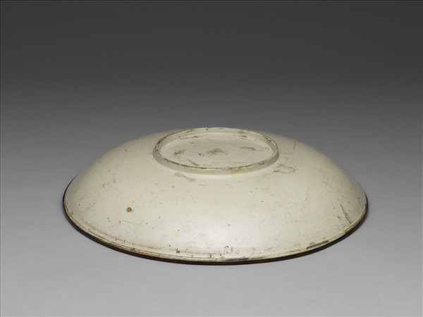 定窯 白瓷印花牡丹蓮花紋盤