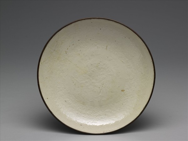 定窯 白瓷印花牡丹蓮花紋盤