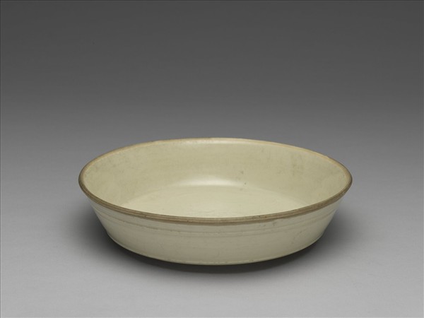 白瓷劃花蓮花紋洗