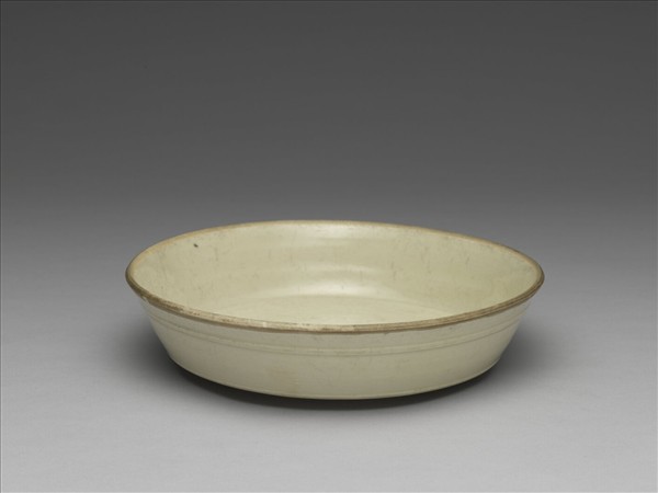 白瓷劃花蓮花紋洗