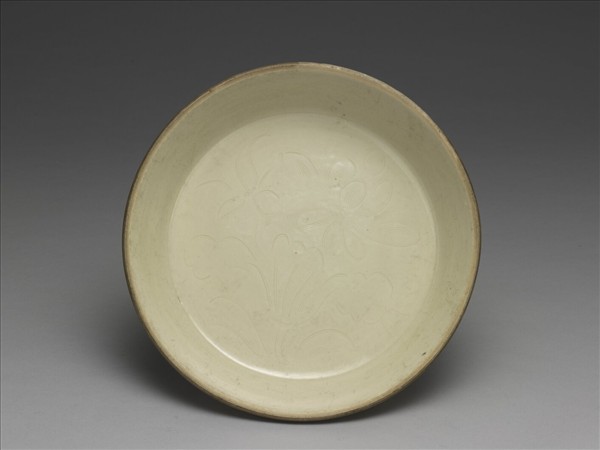 白瓷劃花蓮花紋洗