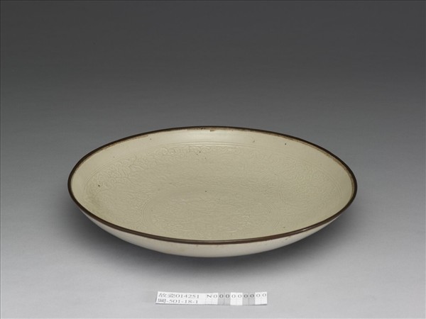 定窯 白瓷印花花卉紋盤