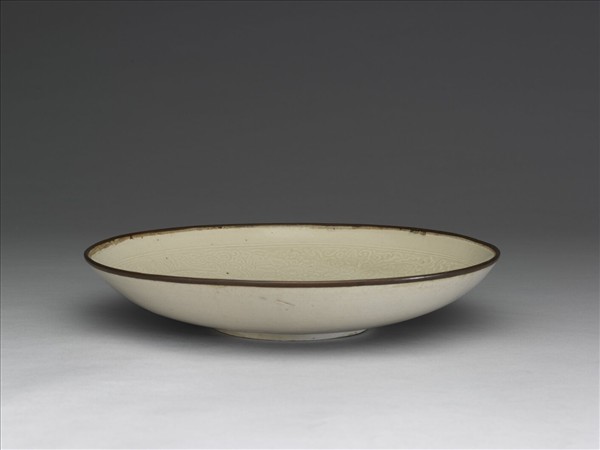 定窯 白瓷印花花卉紋盤