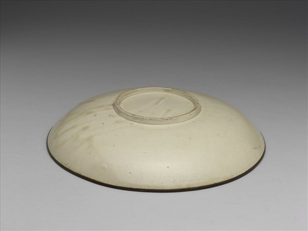 定窯 白瓷印花花卉紋盤