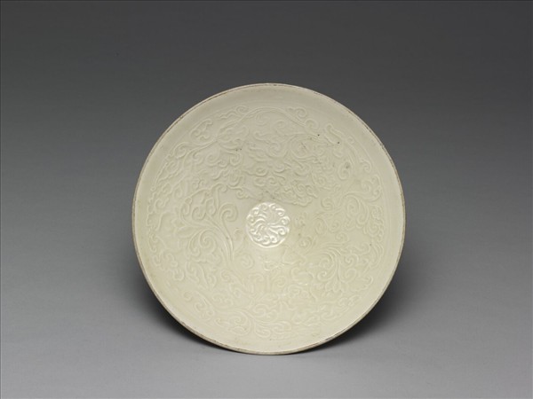 定窯 白瓷印花石榴花紋斗笠碗