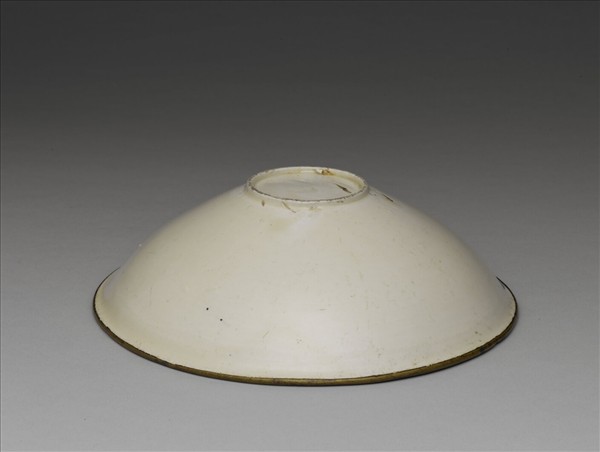 定窯 白釉劃花蓮花紋碗