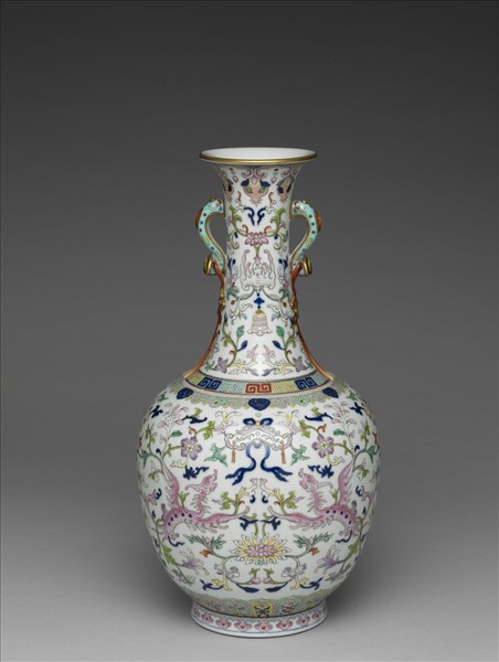 粉彩穿花鳳紋如意耳瓶