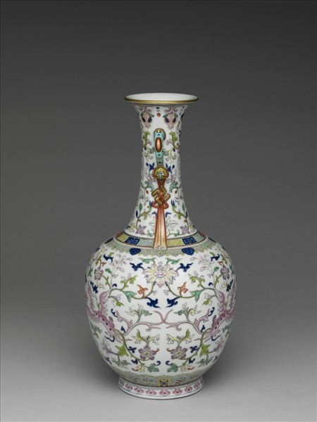 粉彩穿花鳳紋如意耳瓶