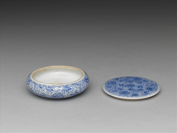 青花蓮花紋印泥盒