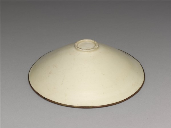 定窯 白瓷劃花牡丹紋碗