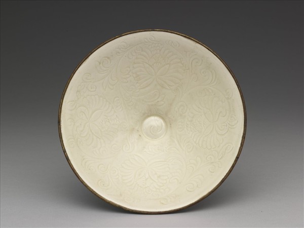 定窯 白瓷劃花牡丹紋碗