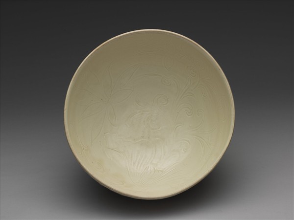 定窯 白瓷劃花蓮花紋碗