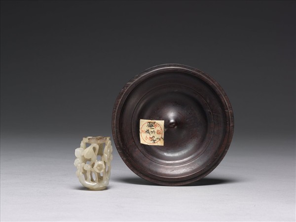 青花團花紋三足爐