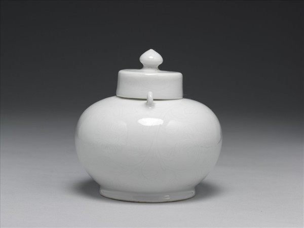 甜白四季花卉紋雙繫蓋罐