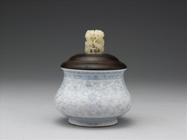 青花花卉紋爐