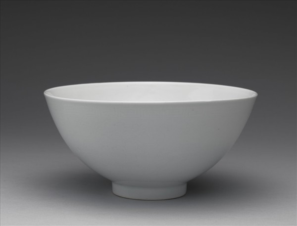 白瓷劃花花卉紋碗