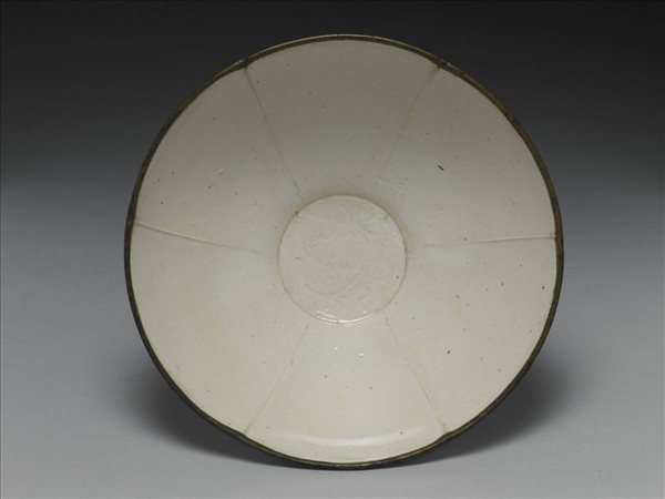 定窯 白瓷劃花蓮花紋碗