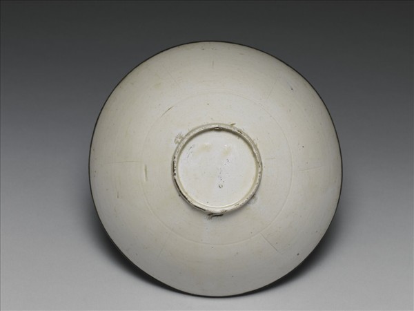 定窯 白瓷劃花蓮花紋碗