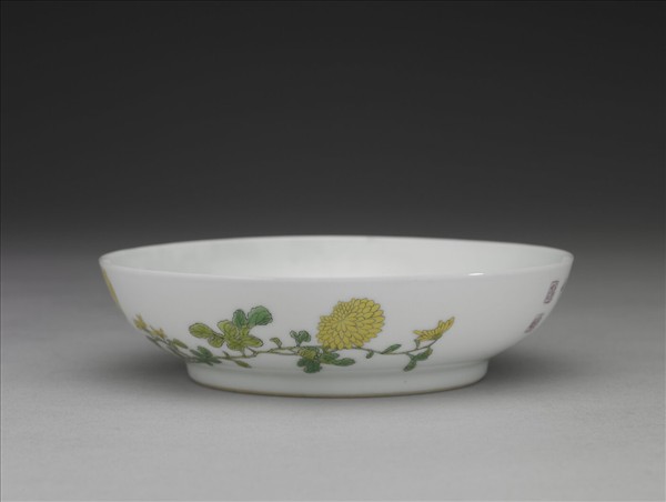 琺瑯彩瓷菊花碟