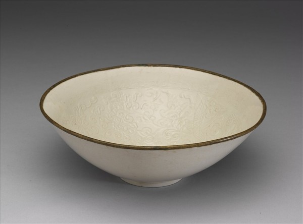 定窯 白瓷印花雲雁瓜瓞紋碗