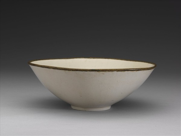 定窯 白瓷印花雲雁瓜瓞紋碗