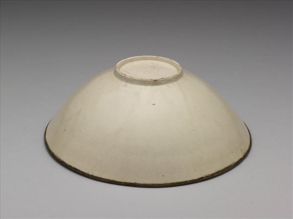 定窯 白瓷印花雲雁瓜瓞紋碗