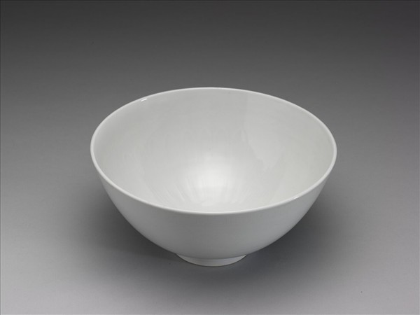 白瓷劃花花卉紋碗