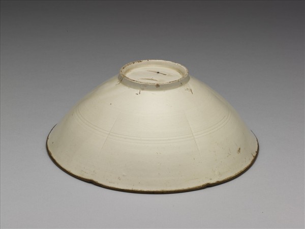 定窯 白瓷劃花蓮花紋碗