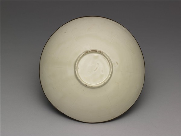 定窯 白瓷劃花蓮花紋碗