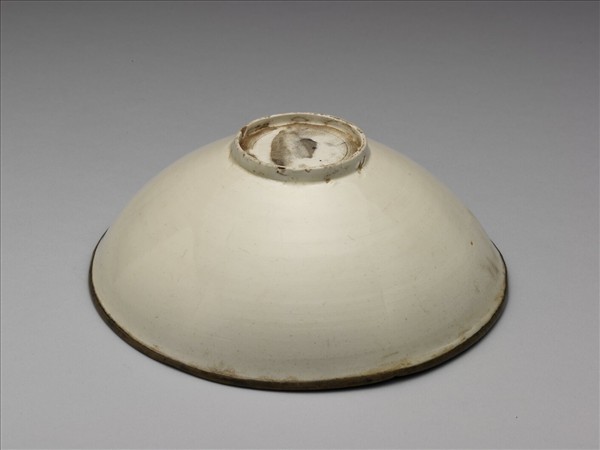 定窯 白瓷劃花蓮花紋碗