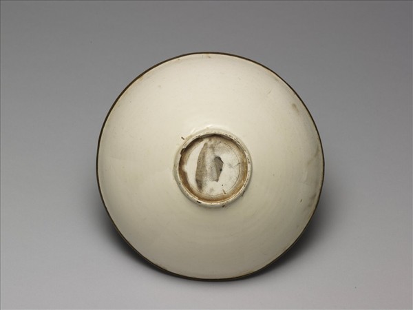 定窯 白瓷劃花蓮花紋碗